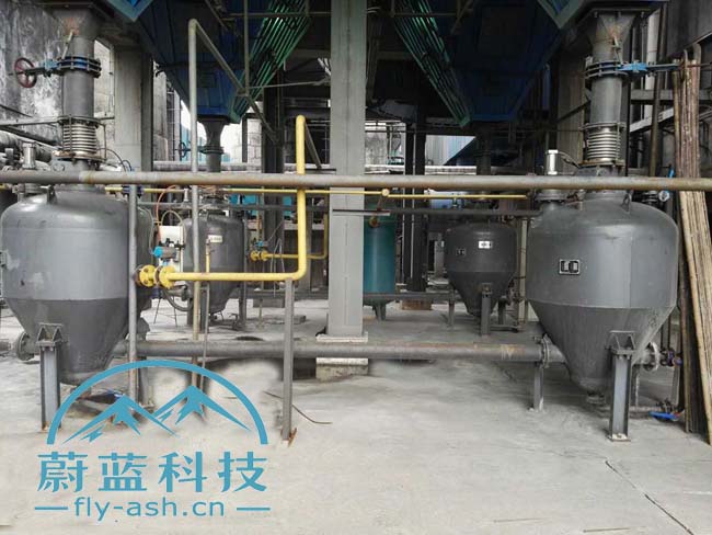 湖南蔚藍(lán)環(huán)保科技-多倉(cāng)泵串聯(lián)下引式輸送系統(tǒng).jpg 湖南蔚藍(lán)環(huán)保科技-多倉(cāng)泵串聯(lián)下引式輸送系統(tǒng).jpg